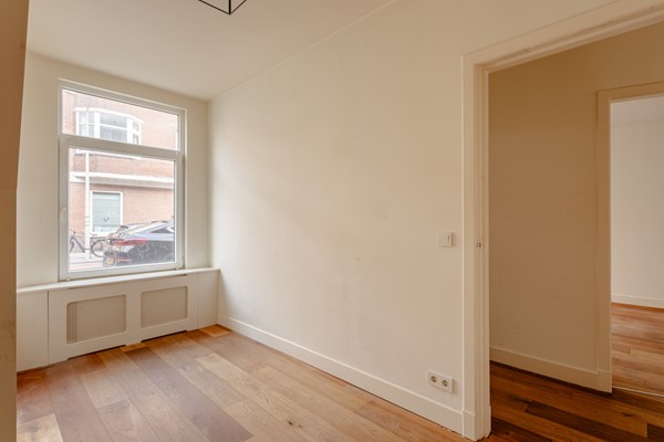 Medium property photo - Hoenderloostraat 94, 2573 RP Den Haag